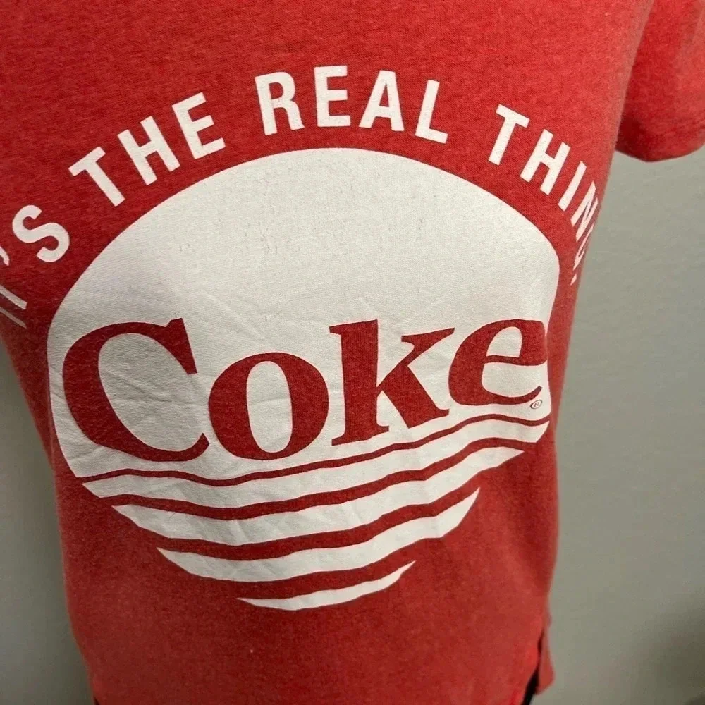 VTG Coca-Cola Graphic Women’s Red Vneck Short Sleeve XS